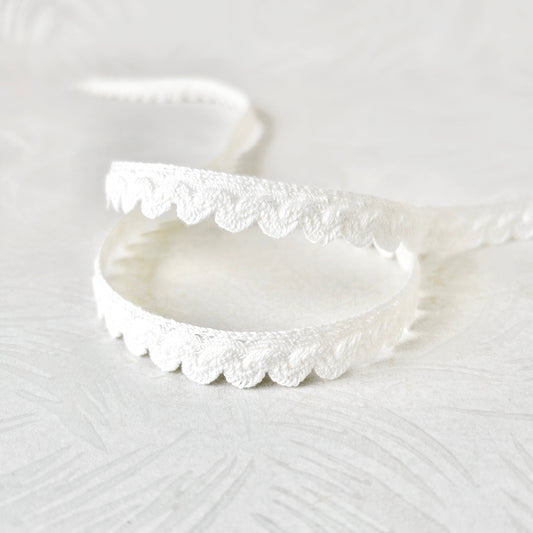 Vintage_Cotton_Scalloped_Trim