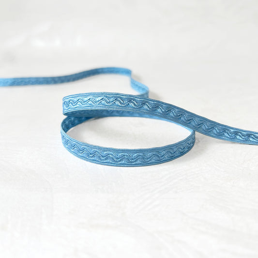 Wavy_Center_Flat_Braid