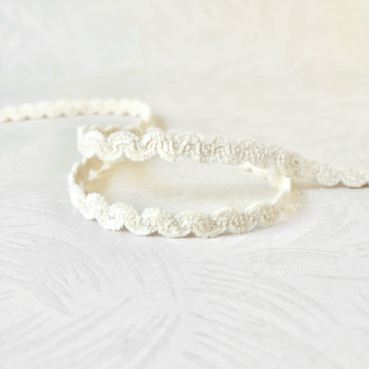 Wavy_Chenille_Braid