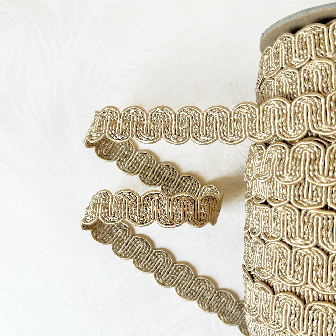Wavy_Line_Gimp_Braid