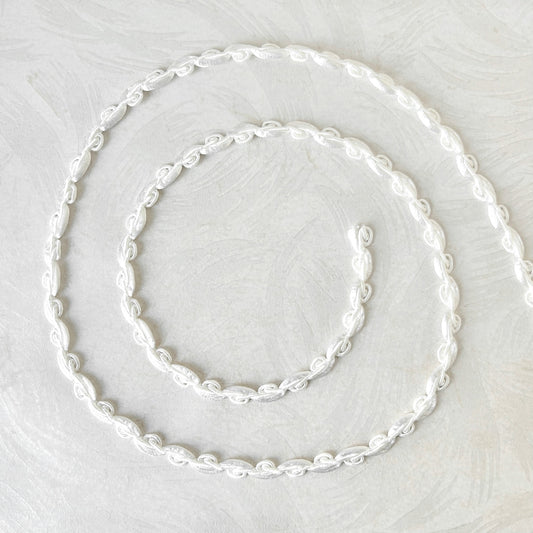 White_Scalloped_Loop_Rooco_Braid