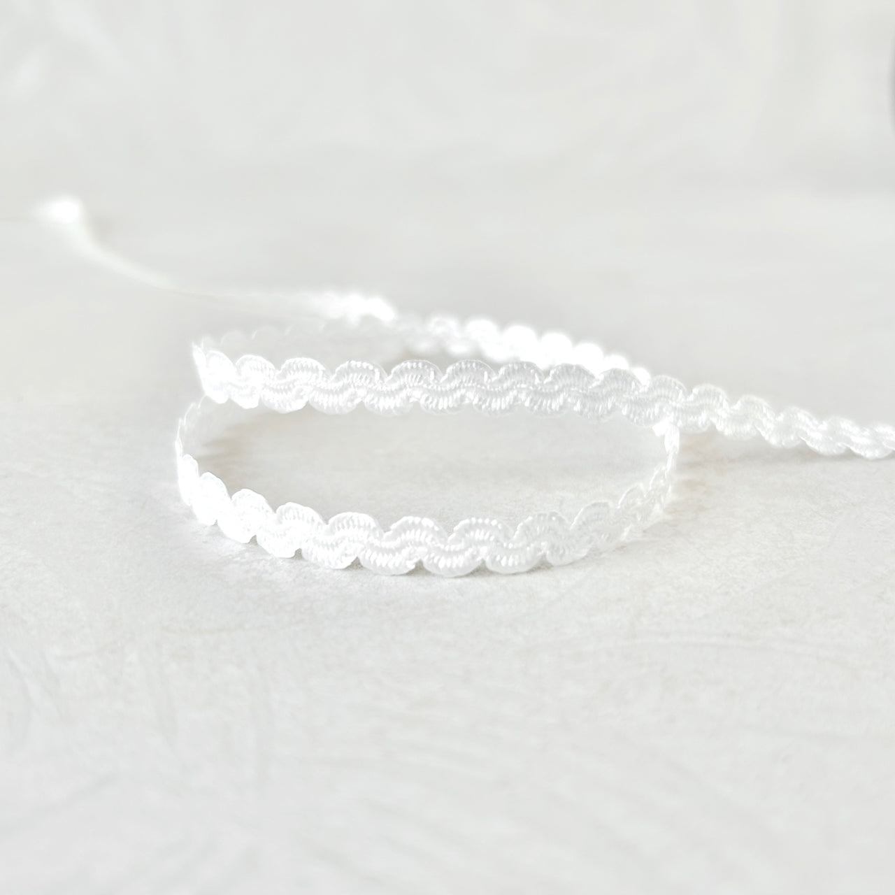 White_Scalloped_Rayon_Braid