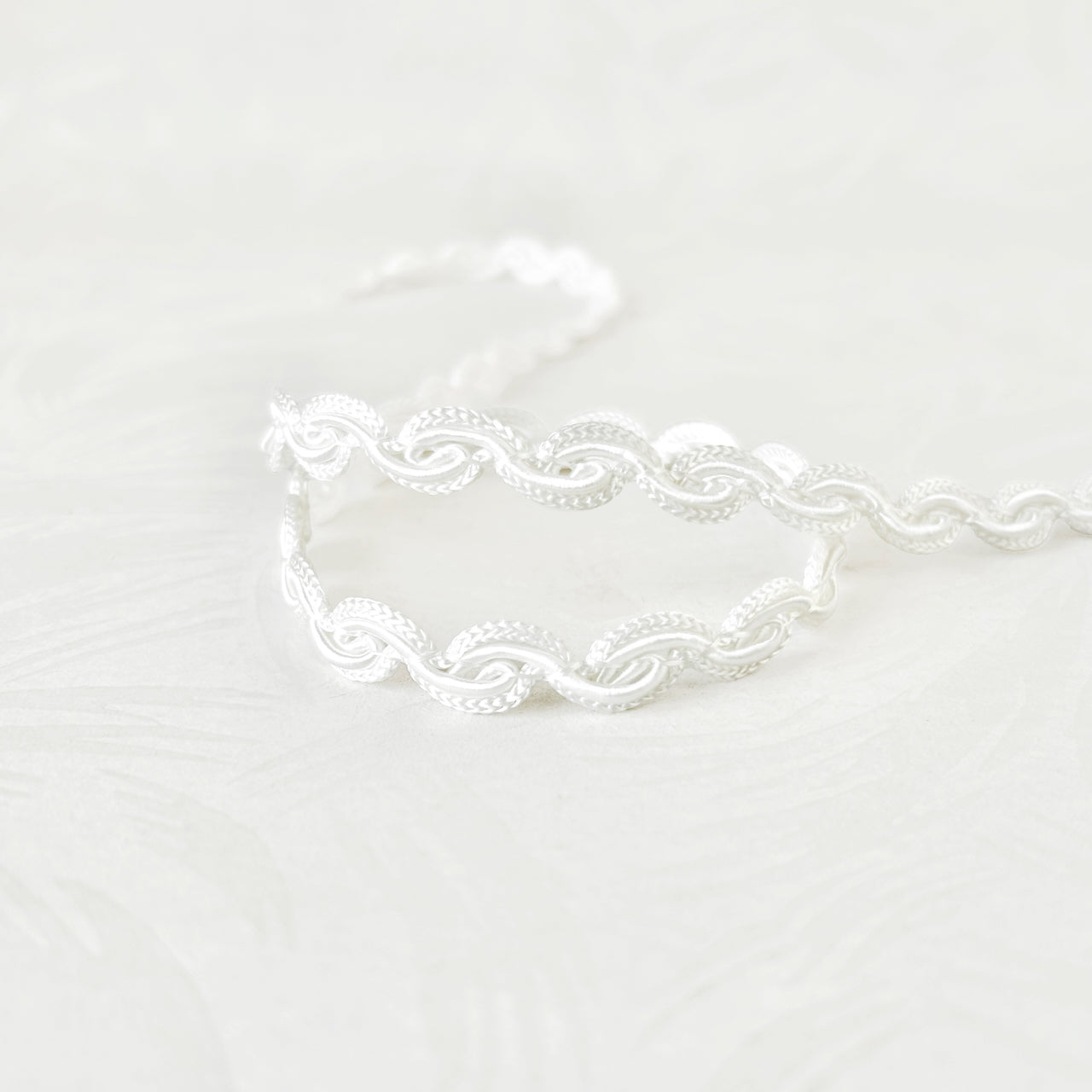 White_Scrolling_Gimp_Braid