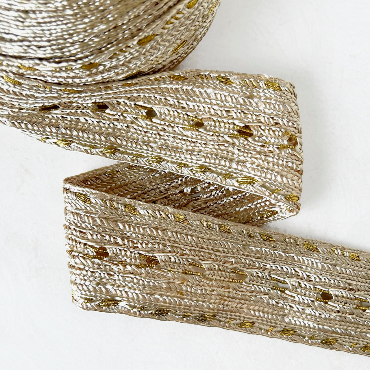 Wide_Rayon_Braid_With_Metallic
