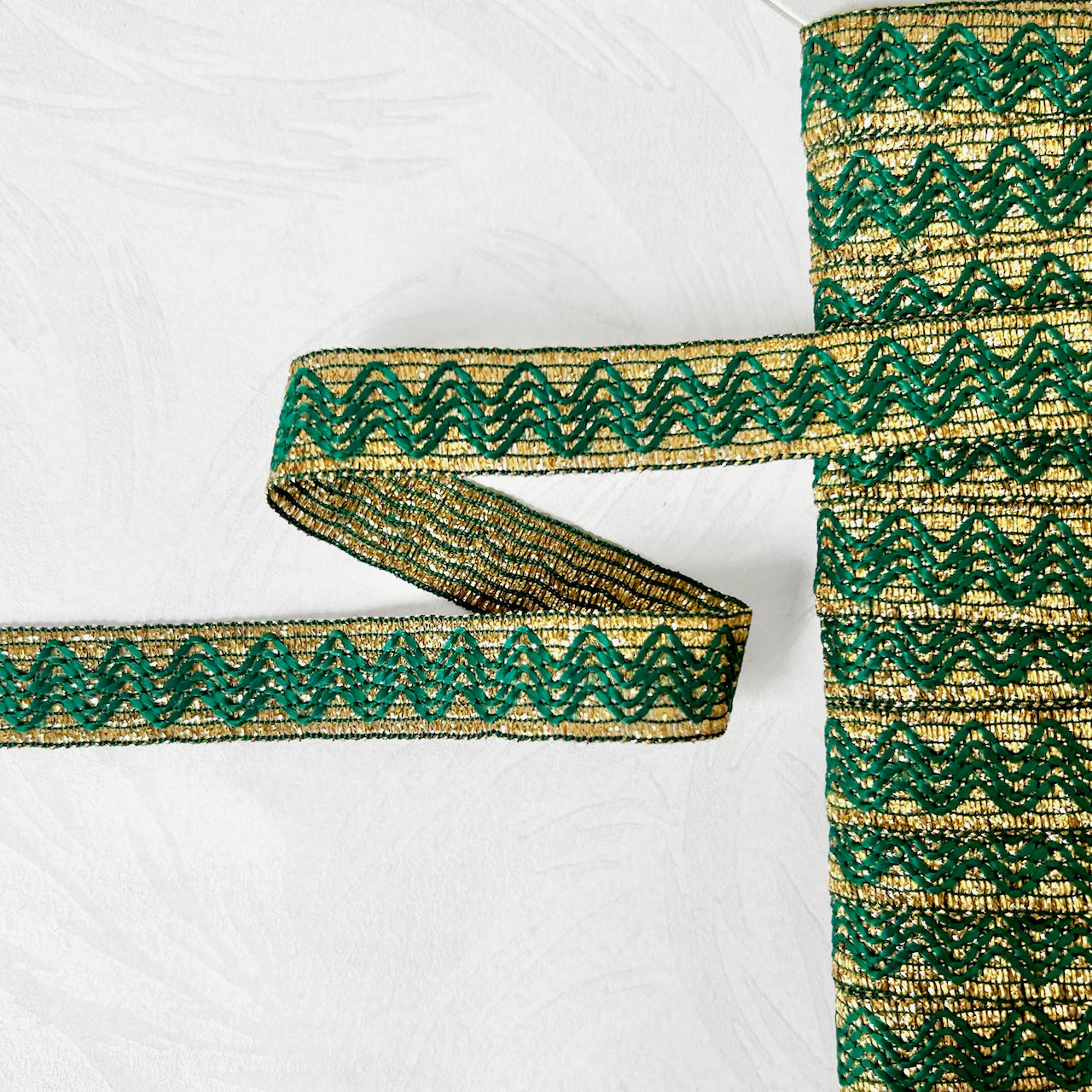 Zig_Zag_Metallic_Weave