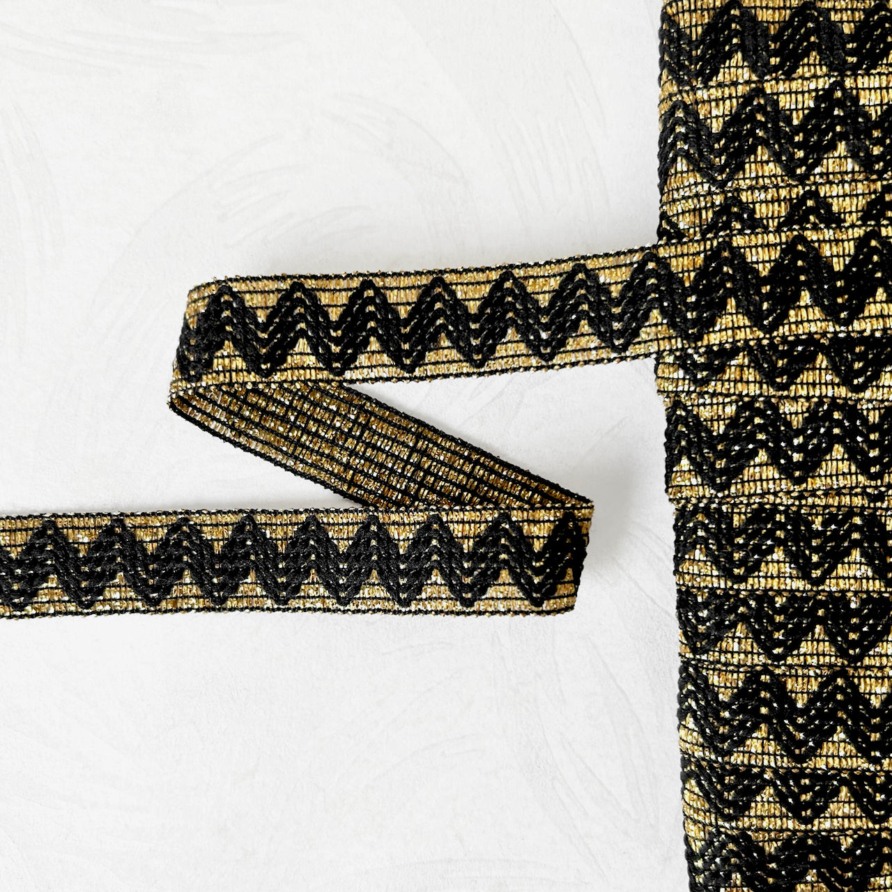 Zig_Zag_Metallic_Weave