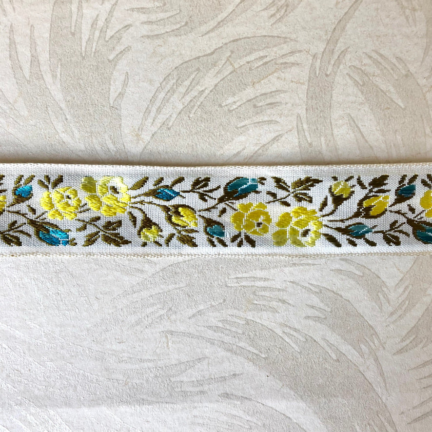 Rosebud_Jacquard_Ribbon_Yellow