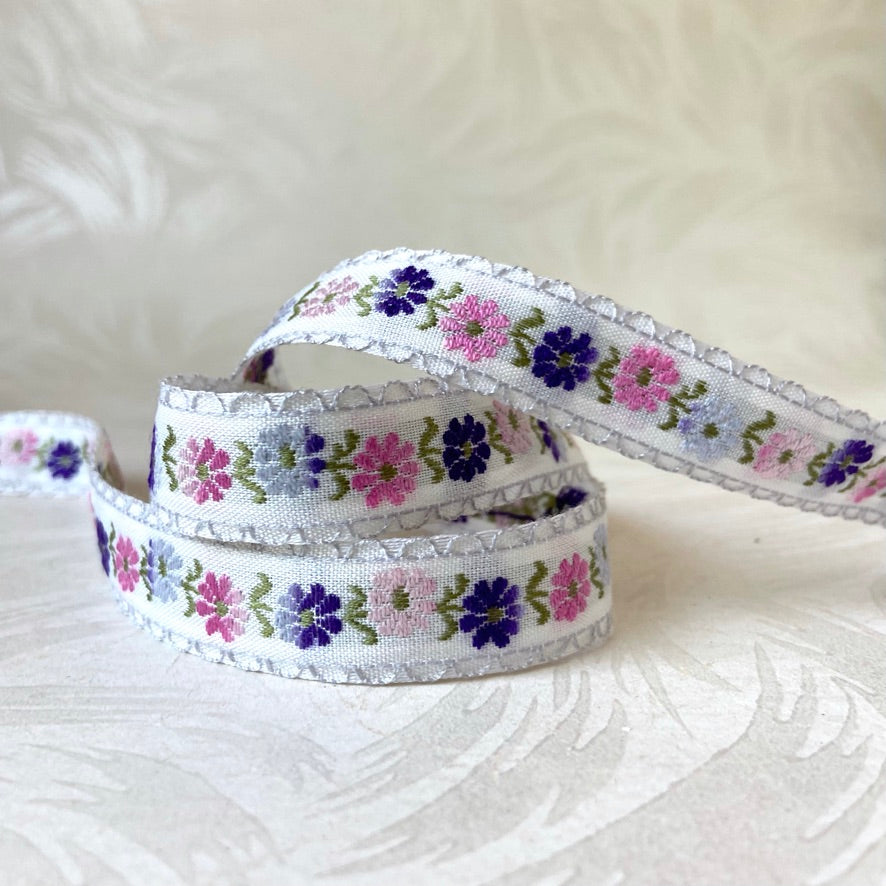 Floral Daisy Jacquard - Multiple Colorways