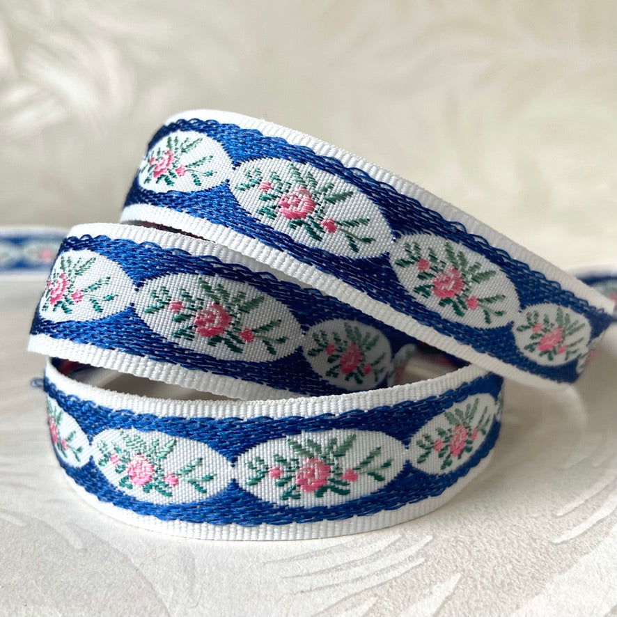 Oval Bouquet Floral Jacquard - Multiple Colorways