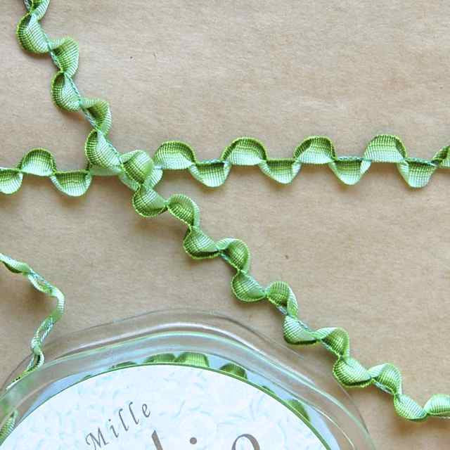 Ombre_Scallop_Trim_Ribbon_Green