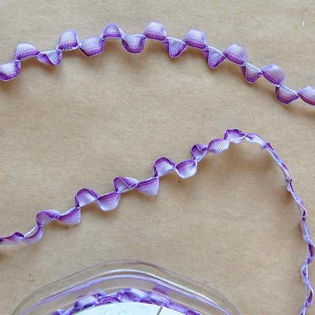 Ombre_Scallop_Trim_Ribbon_Violet