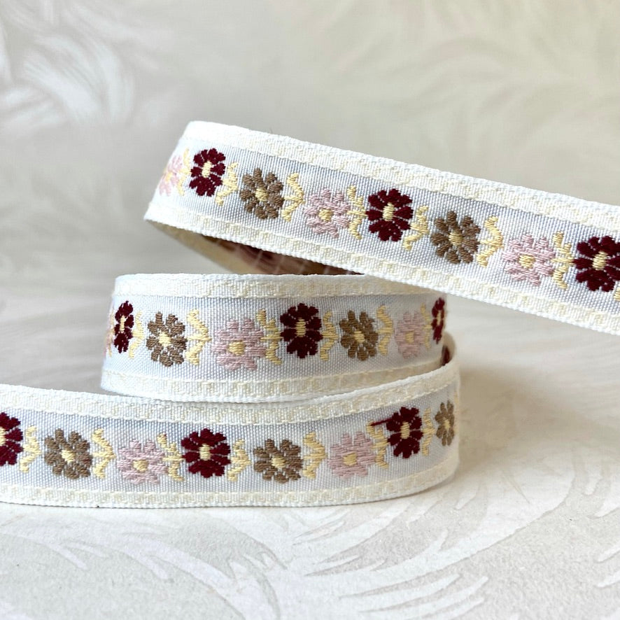 Floral Daisy Jacquard - Multiple Colorways