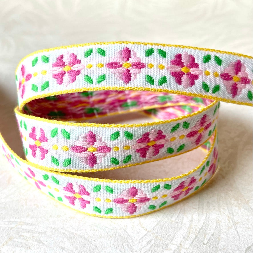 Floral_Medallion_Jacquard_Ribbon