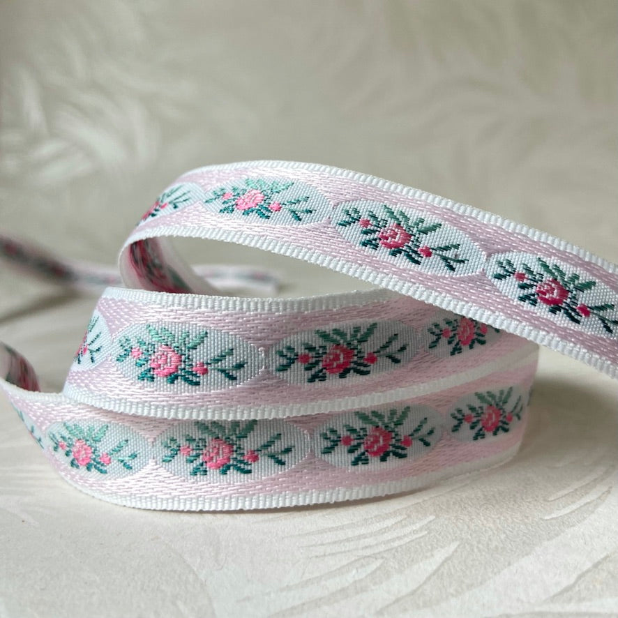 Oval Bouquet Floral Jacquard - Multiple Colorways