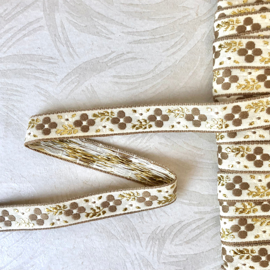 Simple Flower With Metallic Leaves Jacquard Ribbon - Vintage