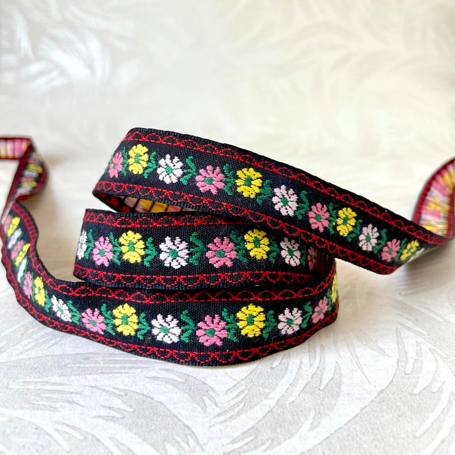 Floral Daisy Jacquard - Multiple Colorways