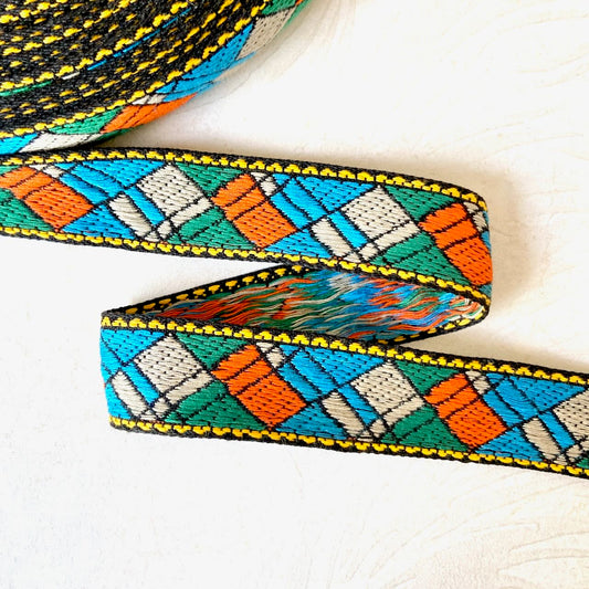 Abstract_Geometric_Jacquard_Ribbon