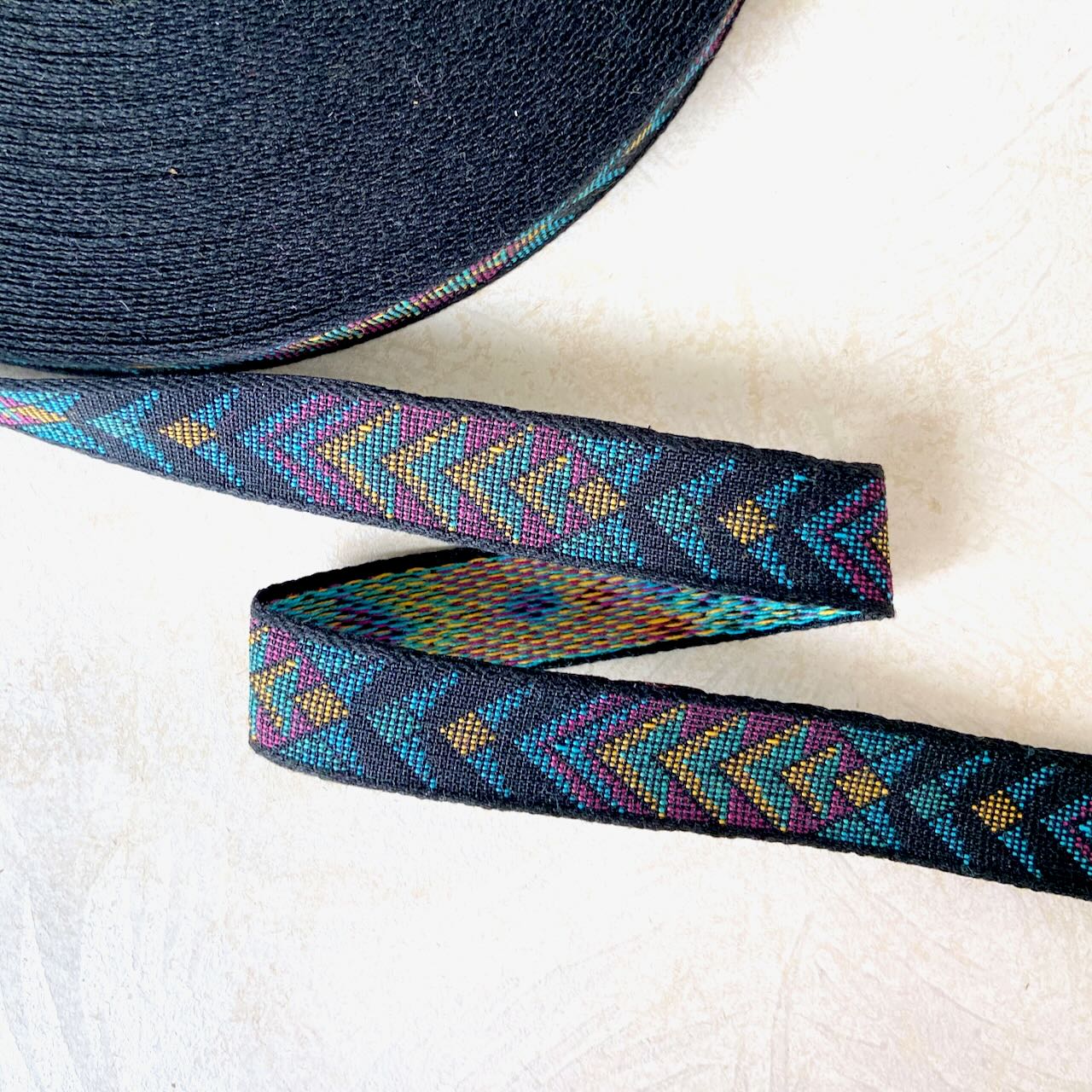 Arrow_Jacquard_Ribbon