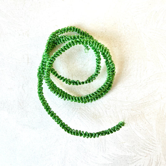 Wavy Chenille Loop Wire