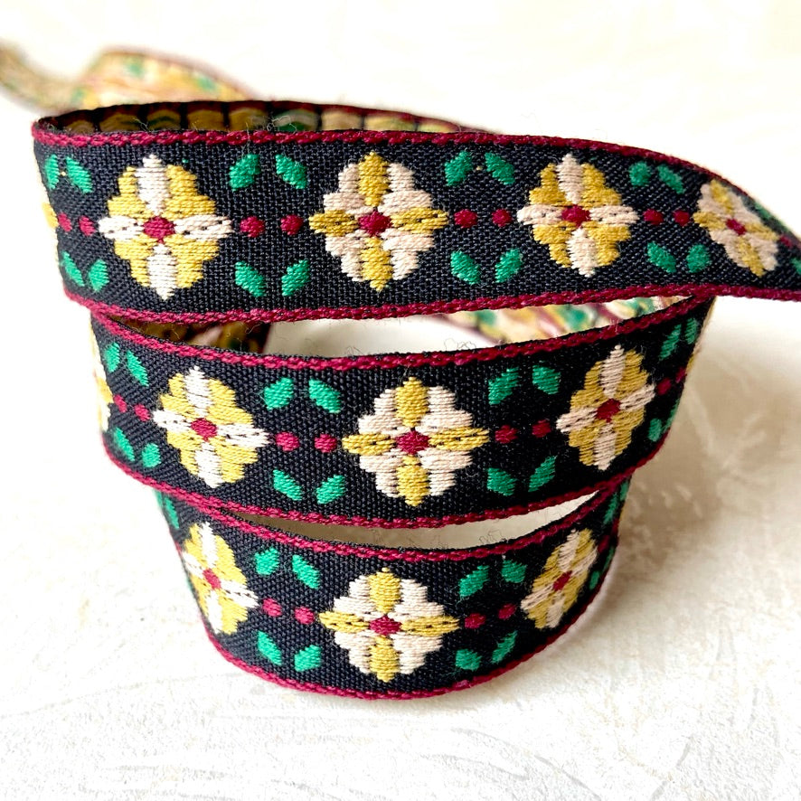 Floral_Medallion_Jacquard_Ribbon