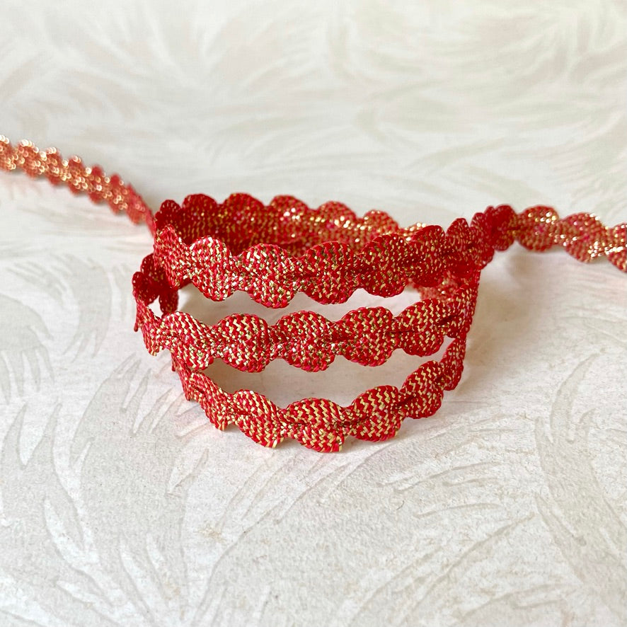 Metallic_Scalloped_Braid
