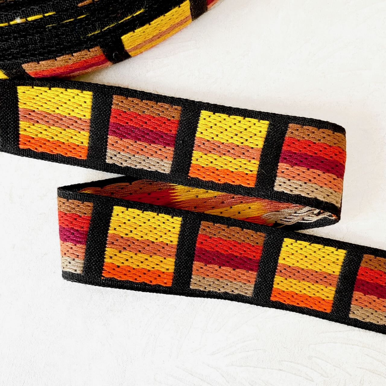Bars_Jacquard_Ribbon