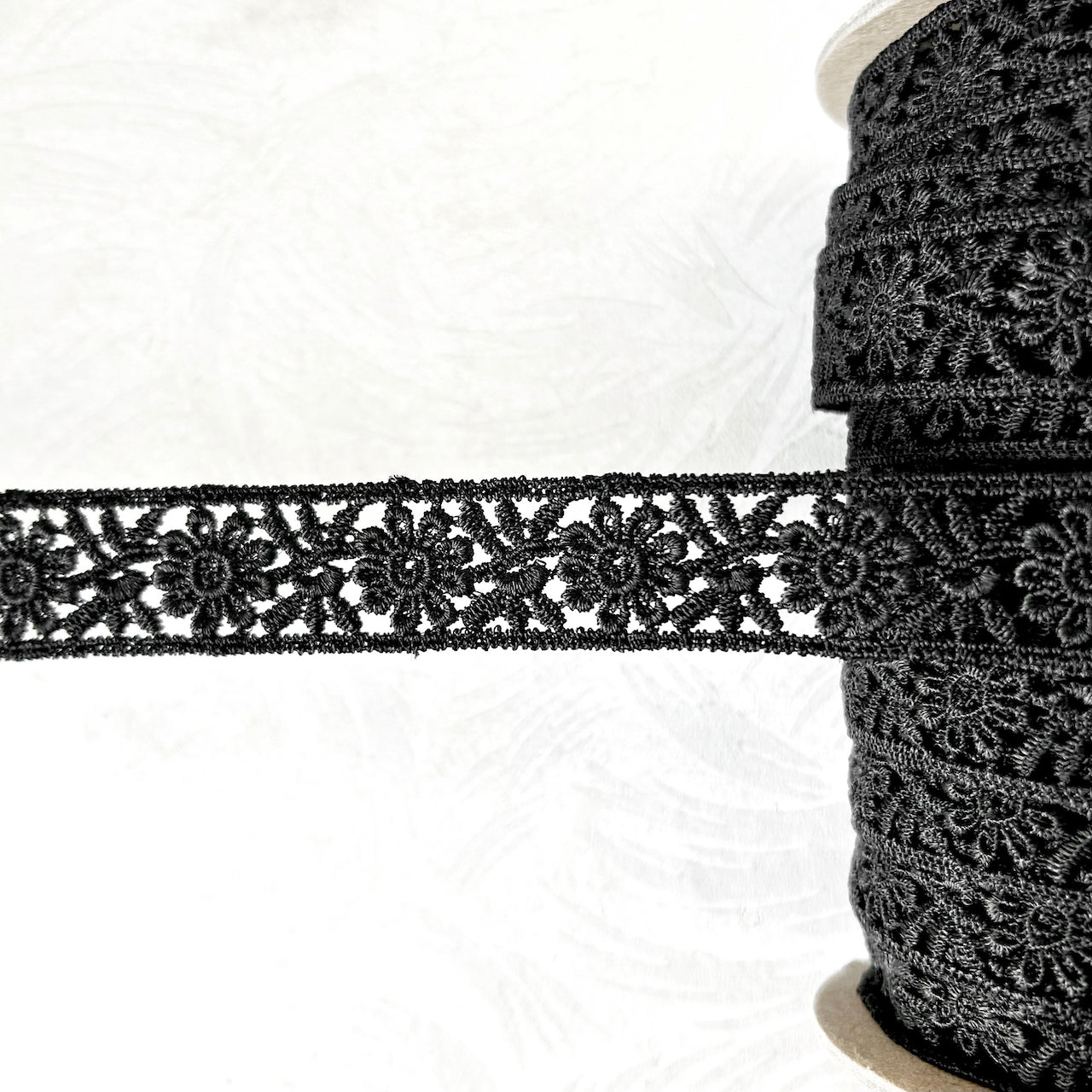 Black_Foral_Venice_Lace