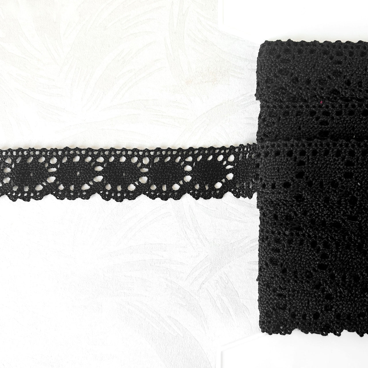 Black_Scalloped_Cluny_Lace