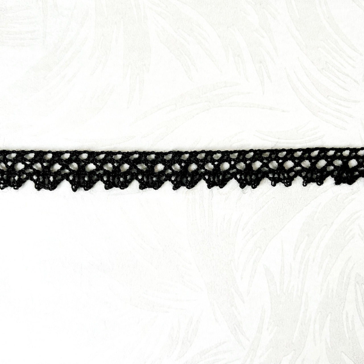 Black_Wool_Cluny_Lace