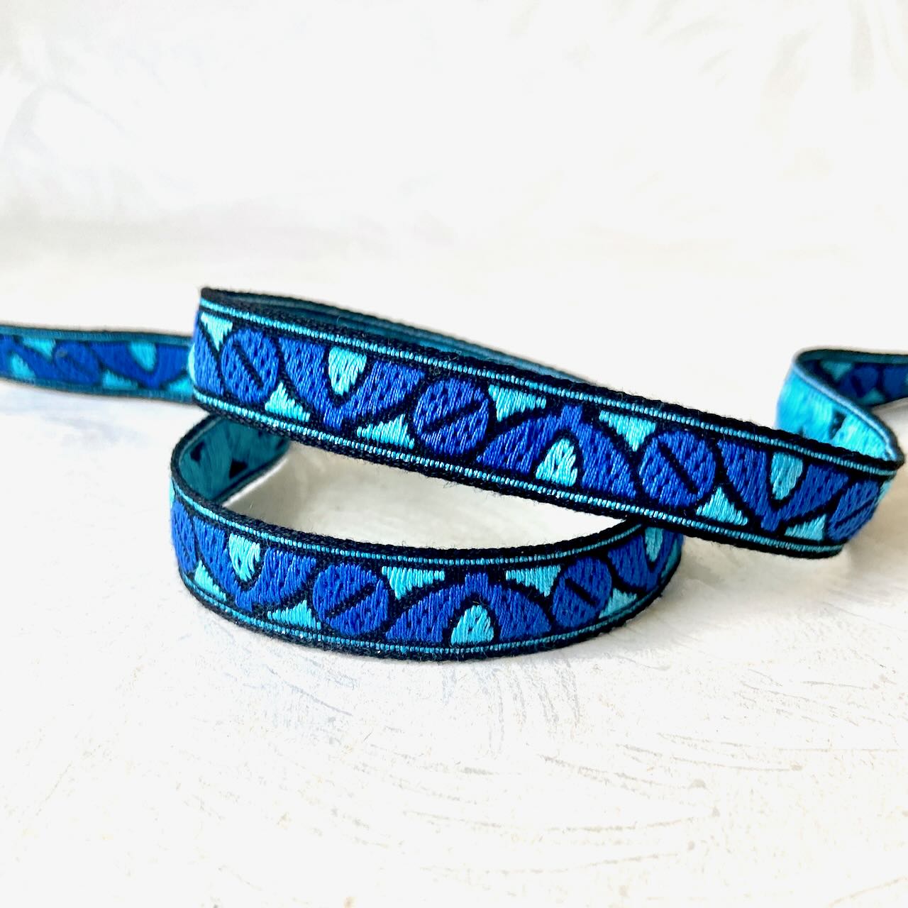 Circle_Jacquard_Ribbon