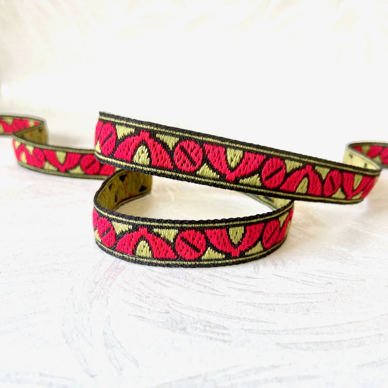 Circle_Jacquard_Ribbon
