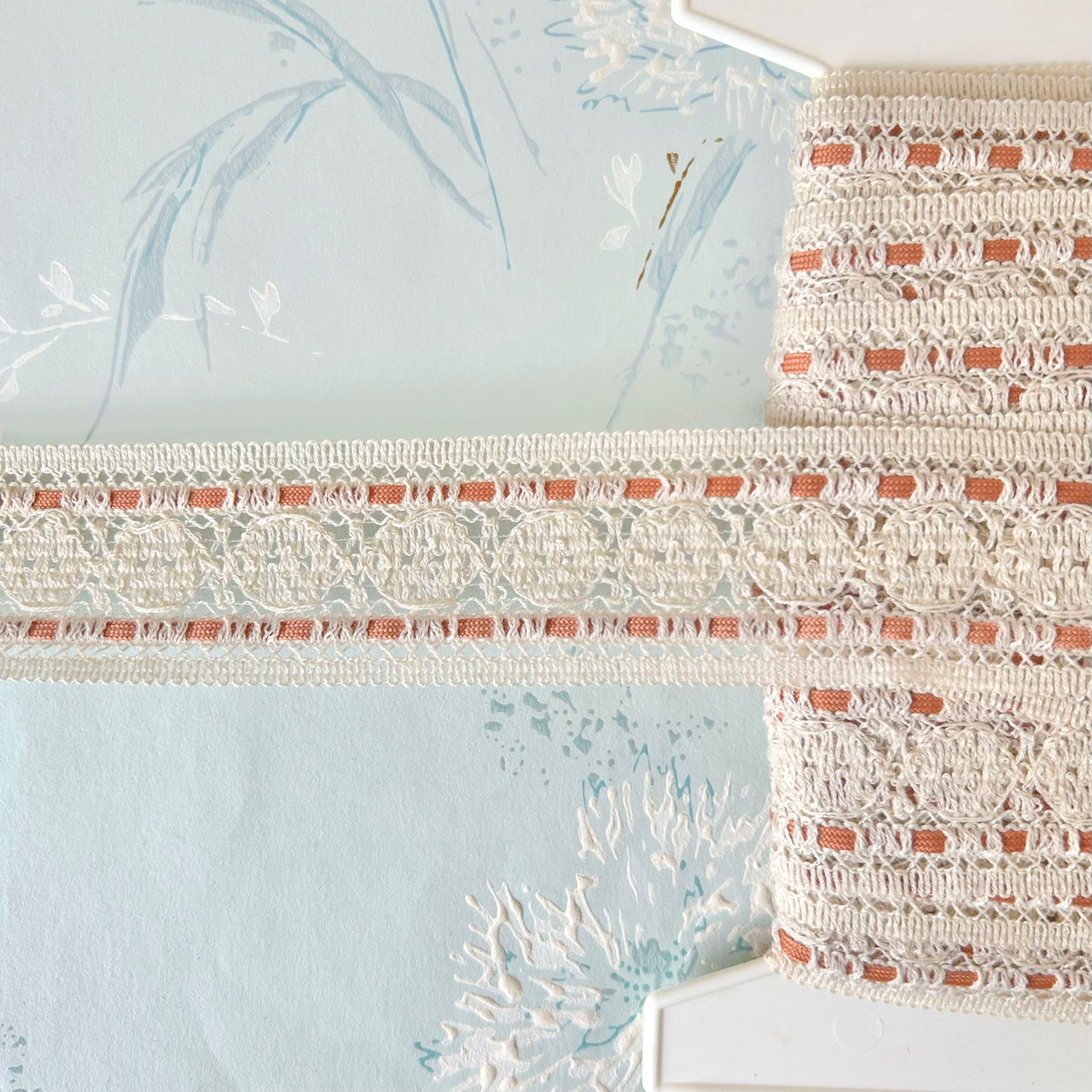 Cluny_Lace_With_Inset