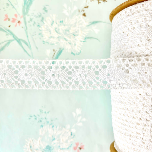 Cotton_Oval_Cluny_Lace