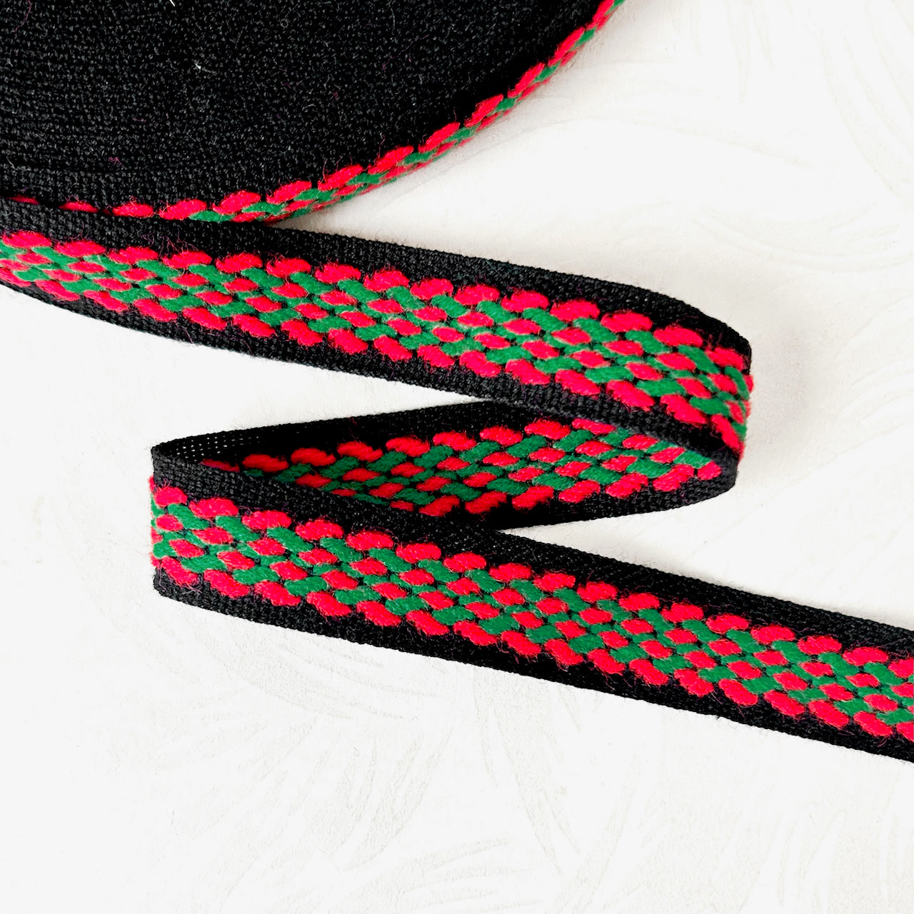 Crisscross_Jacquard_Ribbon