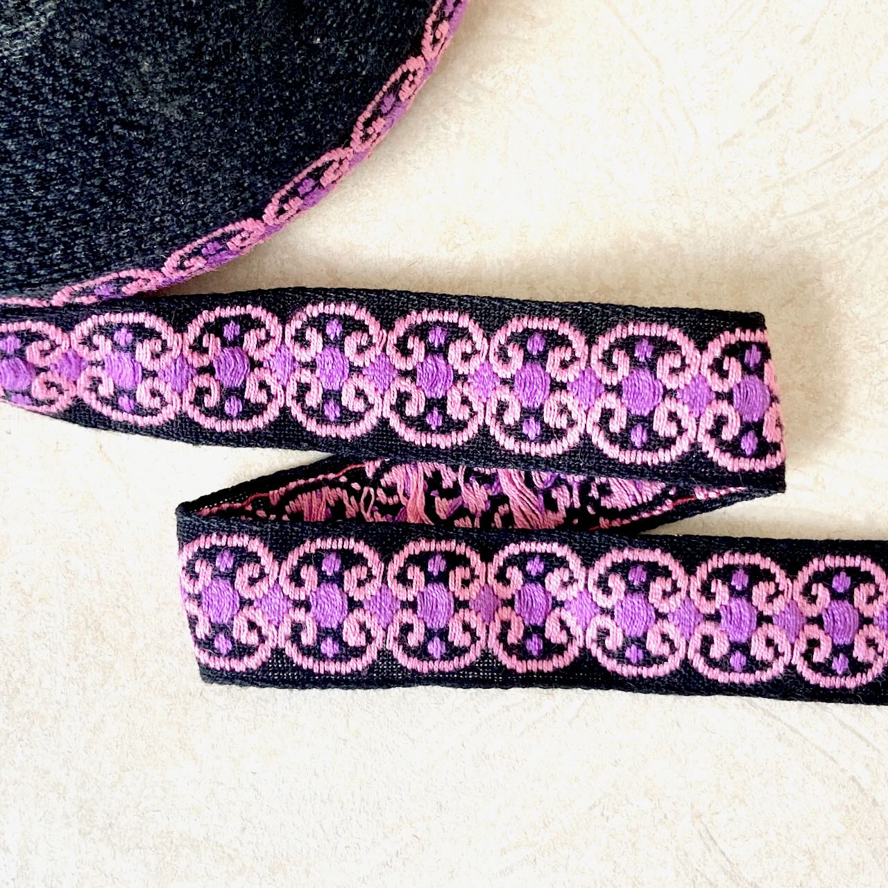 Curlicue_Jacquard_Ribbon