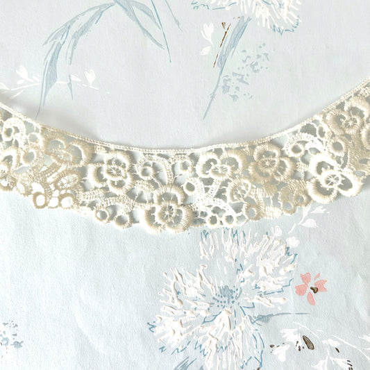 Curved_Venice_Lace