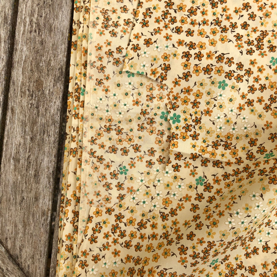 Pretty Brown Ditsy Print Cotton Fabric - Vintage
