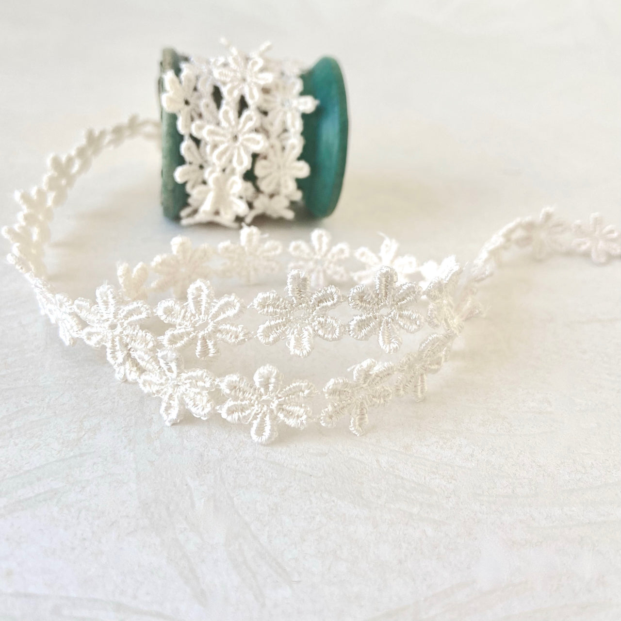 Daisy_Chain_Venice_Lace