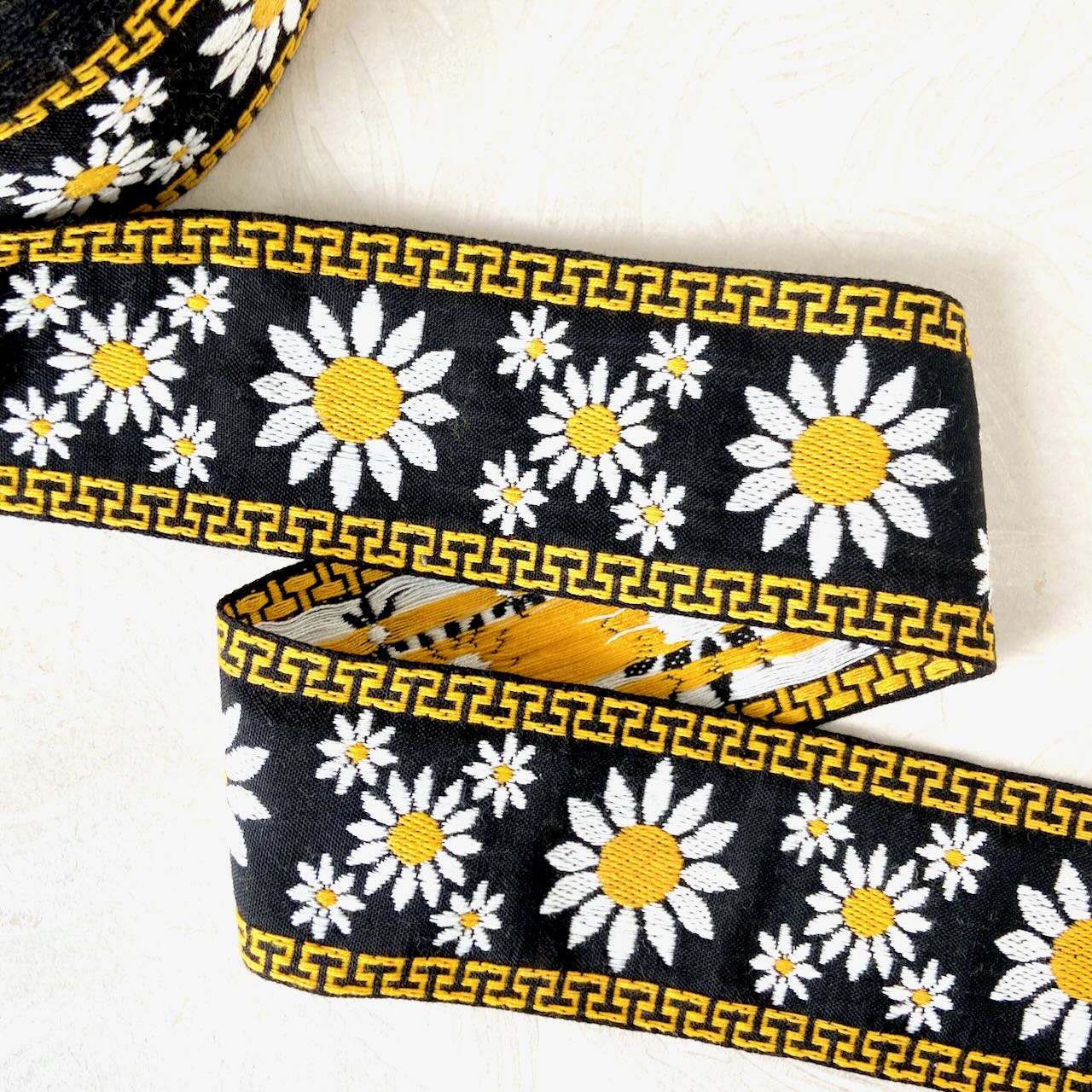 Daisy_Jacquard_Ribbon