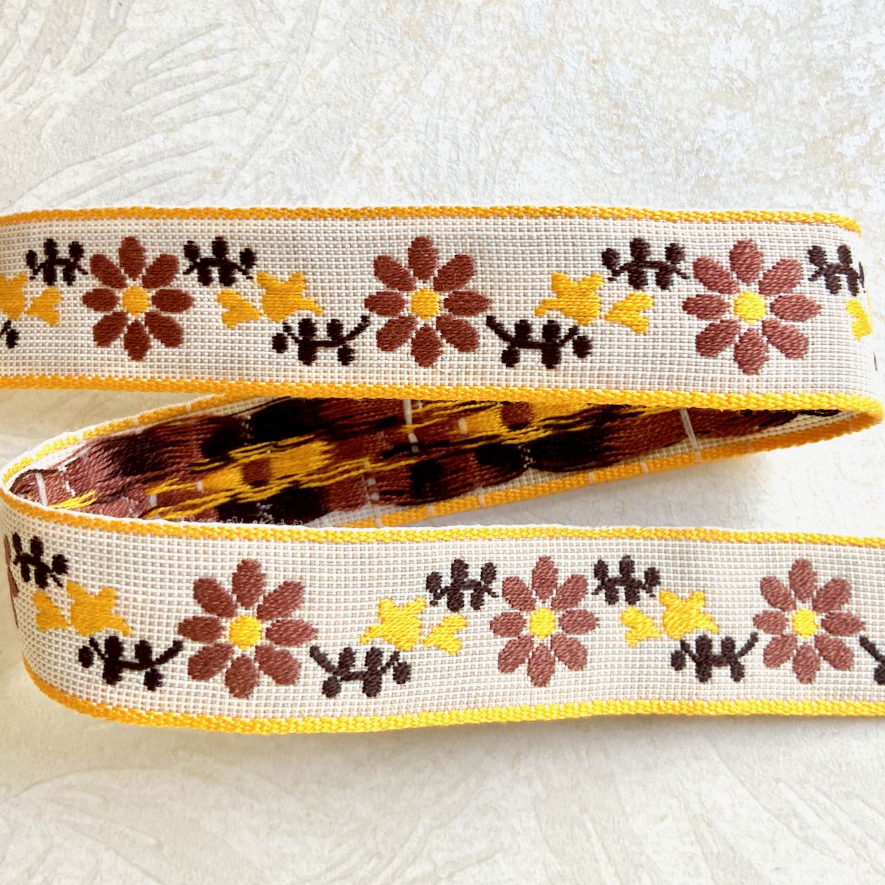 Daisy_Jacquard_Ribbon_Brown_Yellow