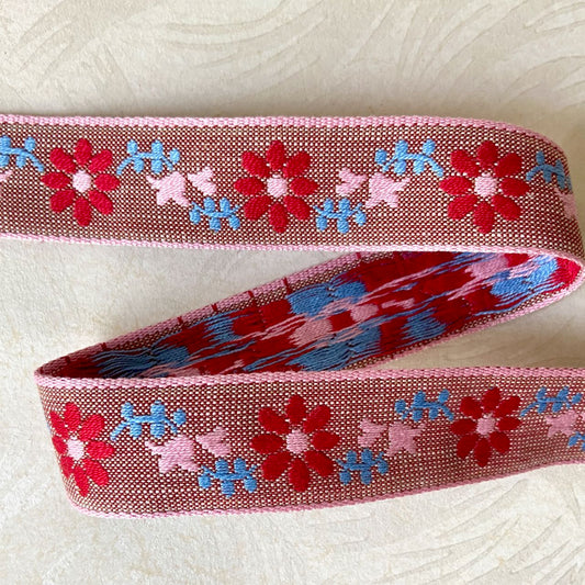 Daisy_Jacquard_Ribbon_Red