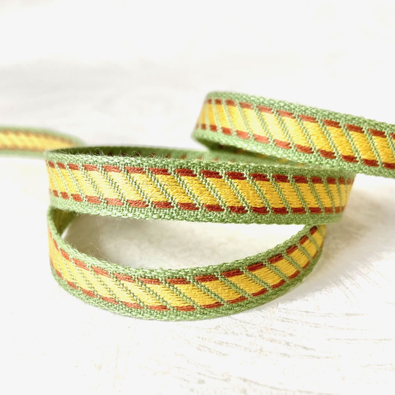Diagonal_Stripe_Jacquard_Ribbon