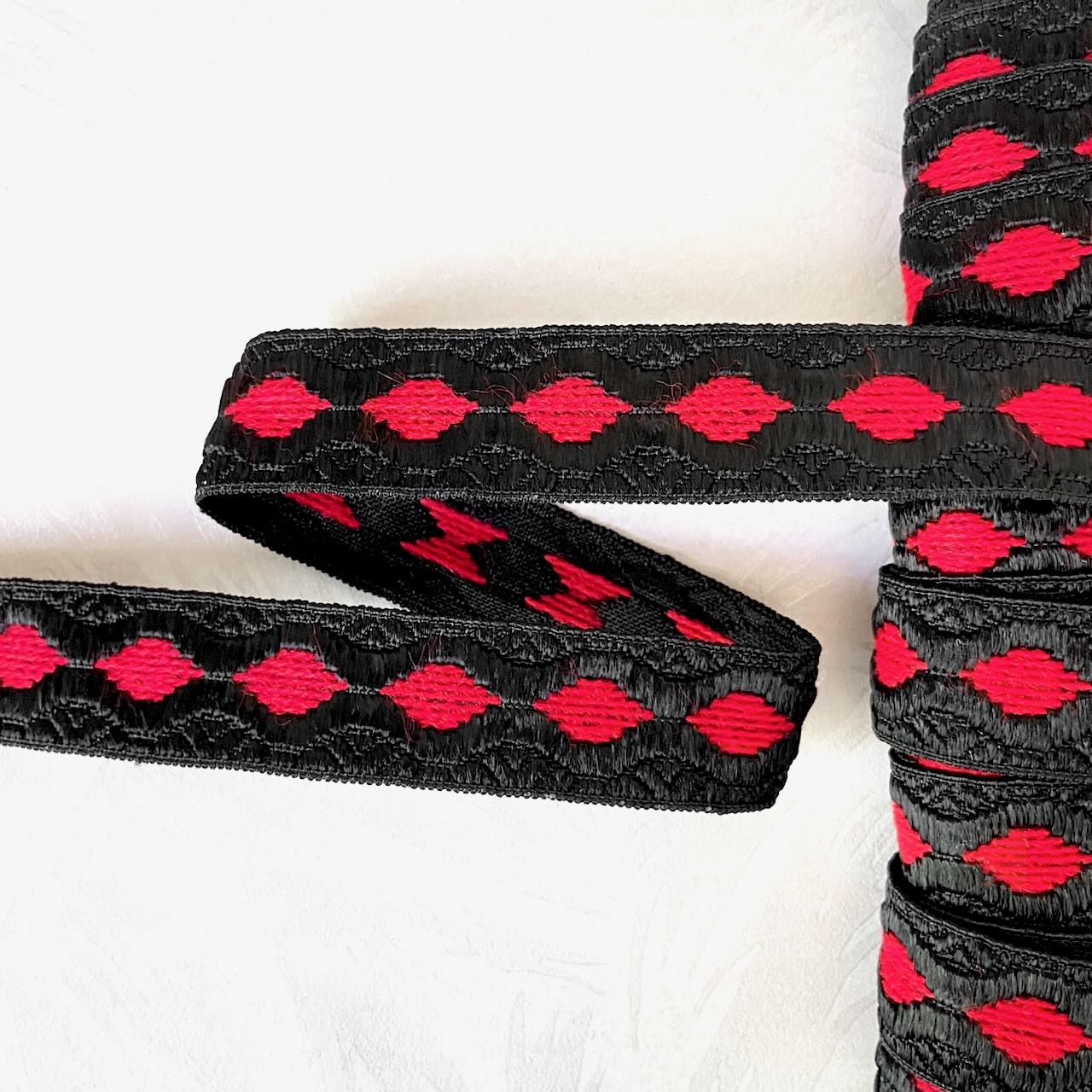 Diamond_Weave_Jacquard_Ribbon