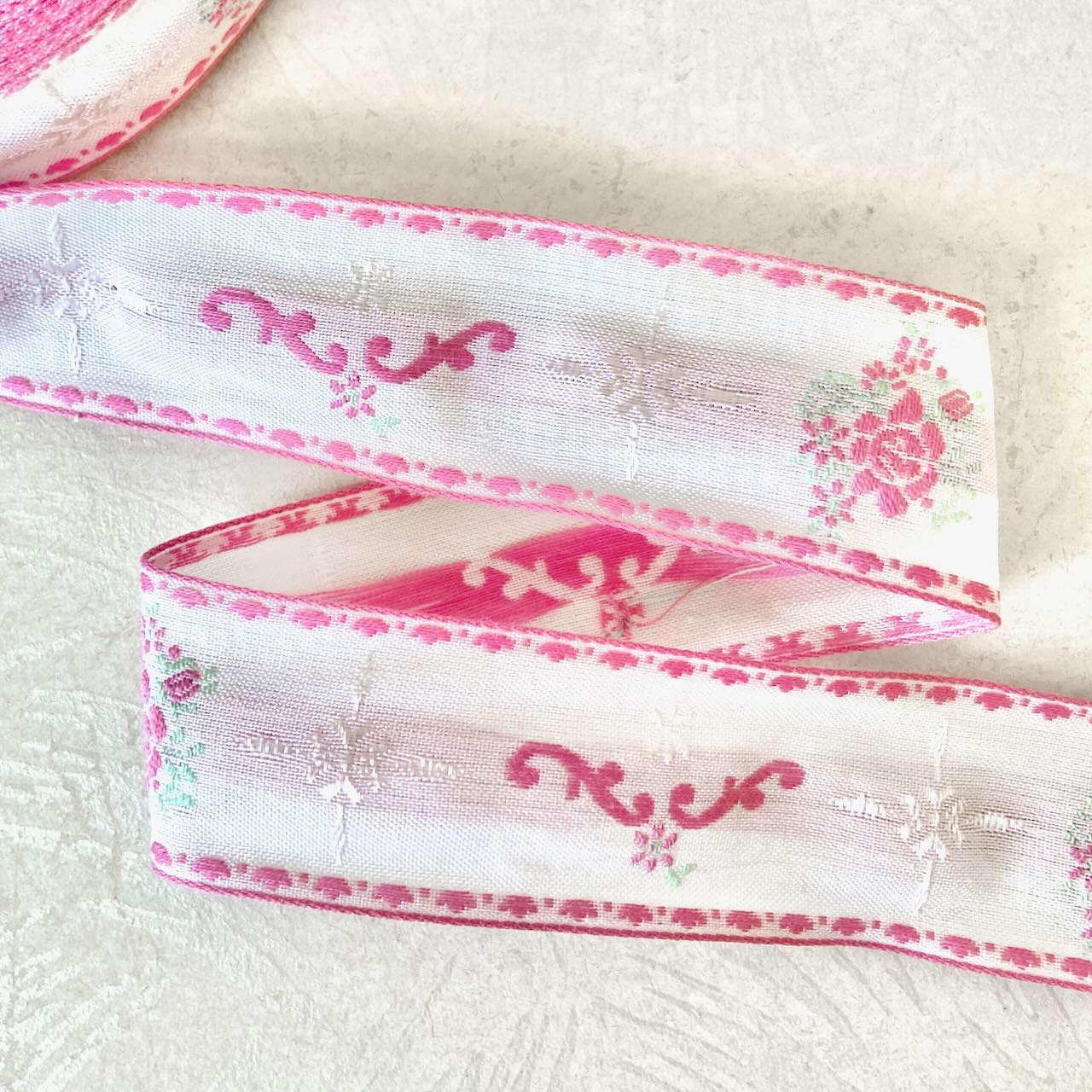 Embroidered_Floral_Bouquet_Ribbon