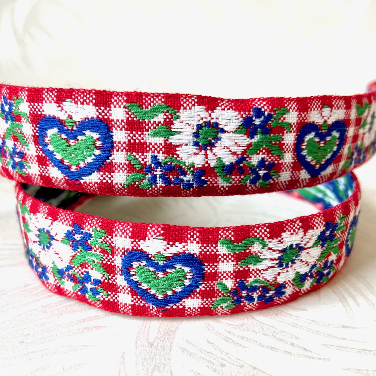 Embroidered_Heart_and_Daisy_Jacquard_Ribbon