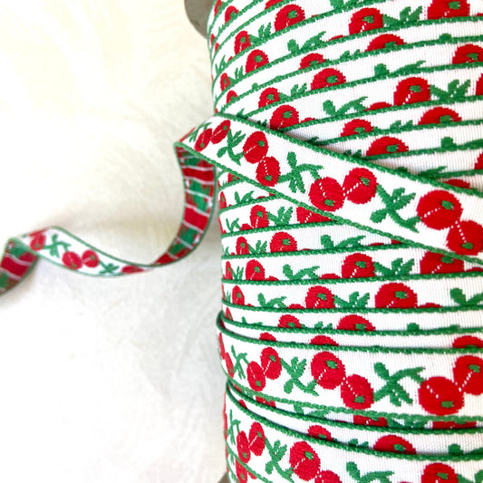Rambling Berries Cotton Jacquard - Vintage - Multiple Colorways