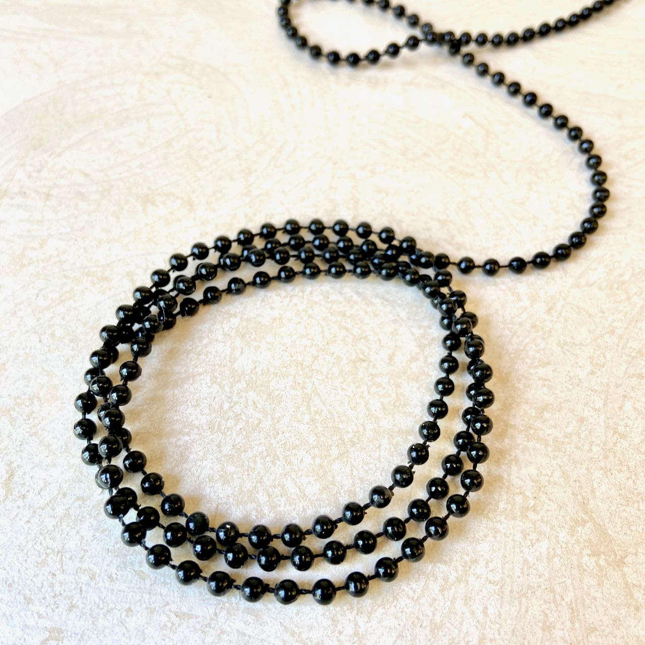 Faux_Pearls_Black