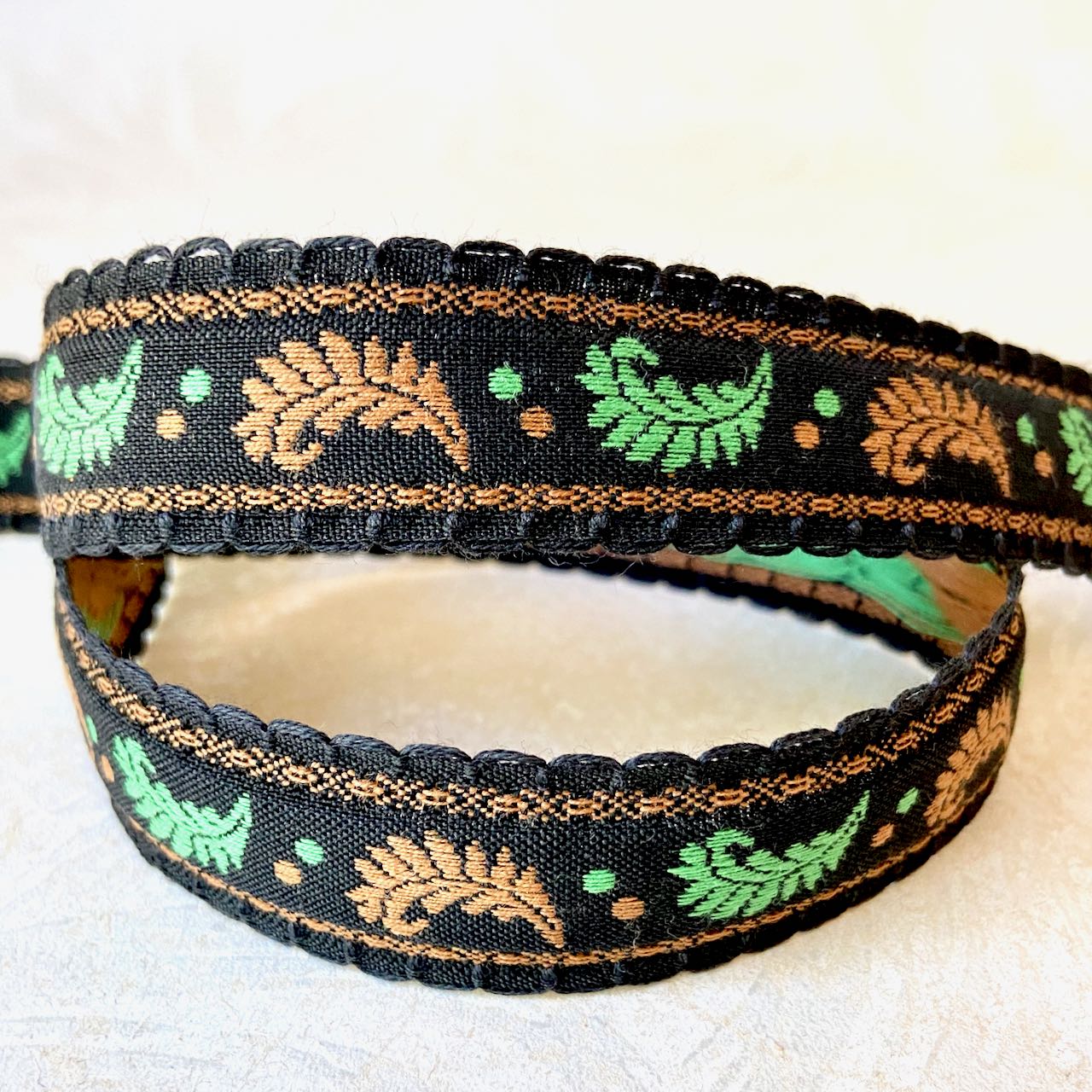 Feather_Jacquard_Ribbon_Green_Brown
