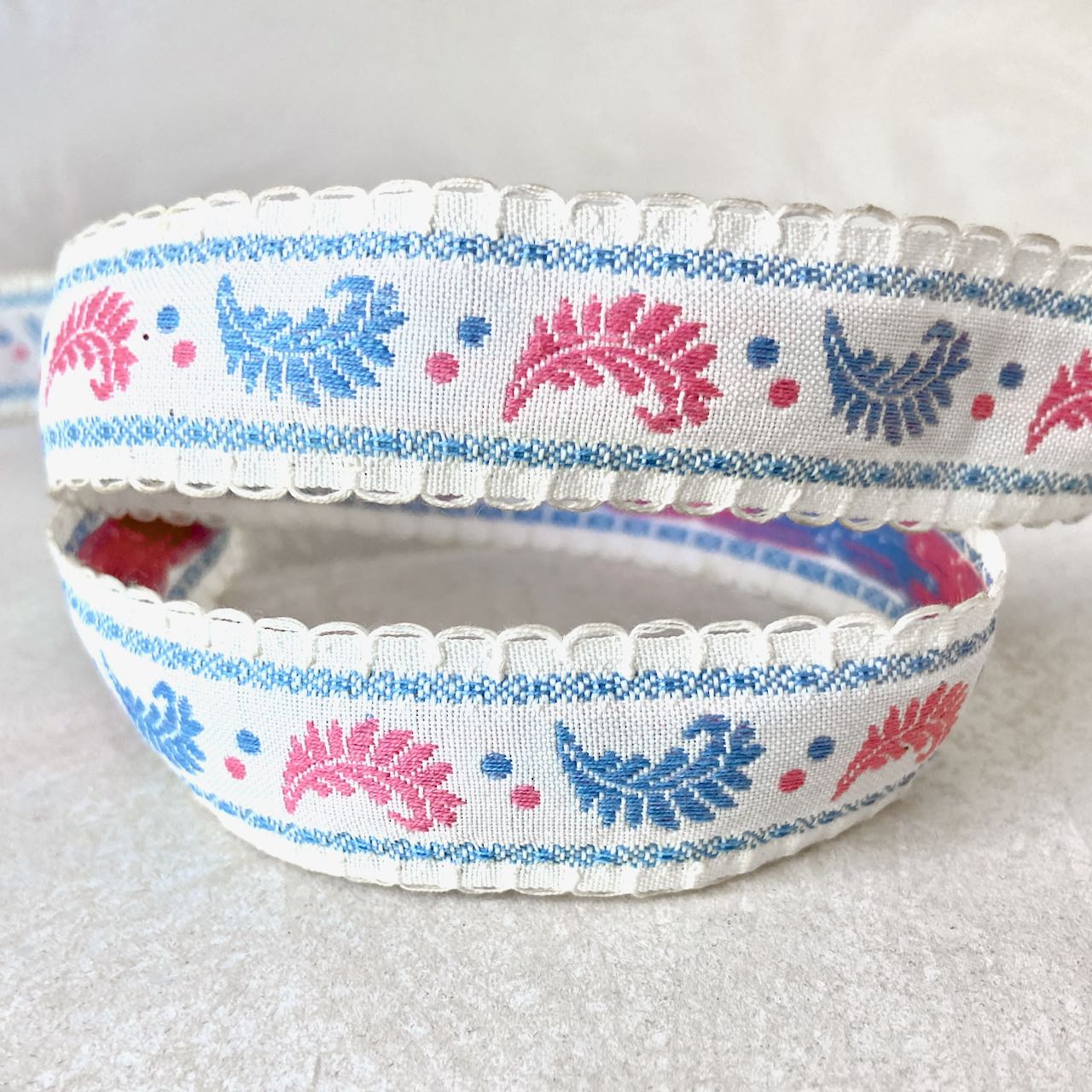 Feather_Jacquard_Ribbon_Pink_Blue