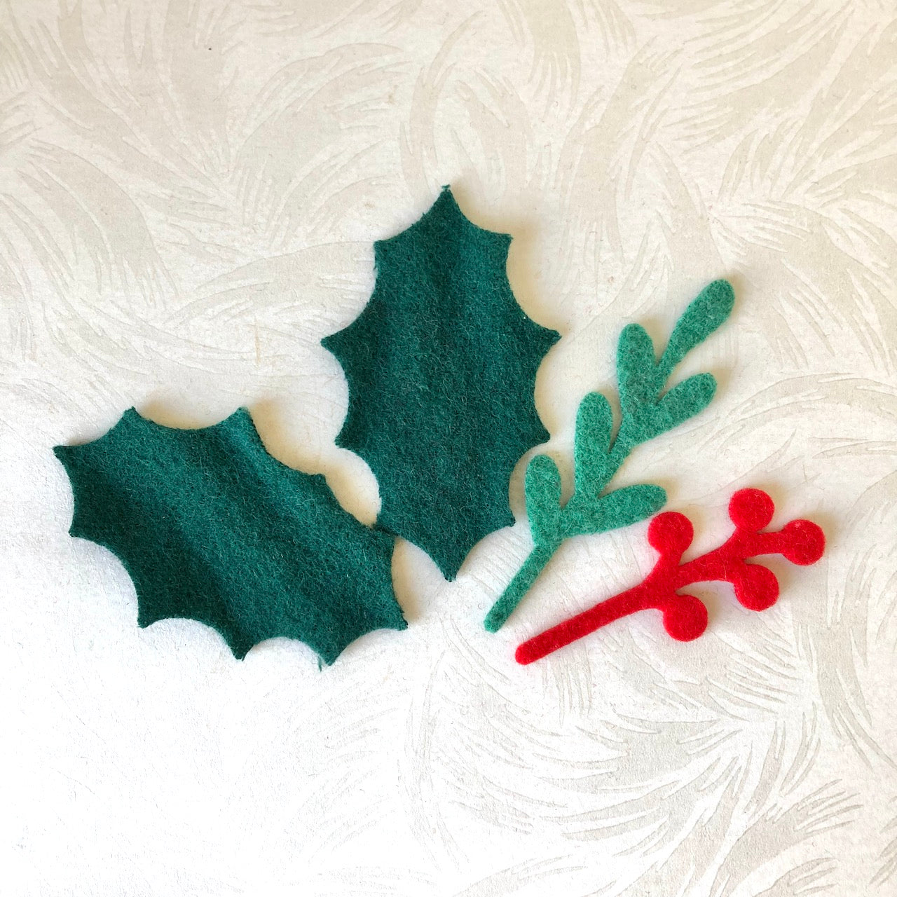 Holly Mistletoe Felted Wool Set